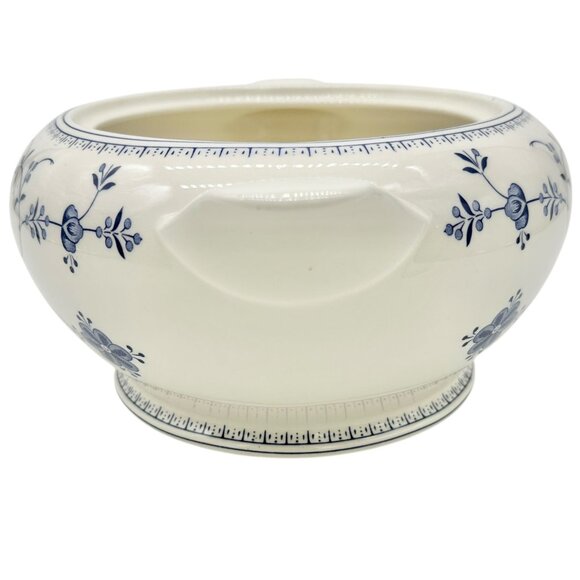 Churchill Serving Bowl with Lid 8 inch Diameter White Blue Floral Design England - Picture 6 of 12